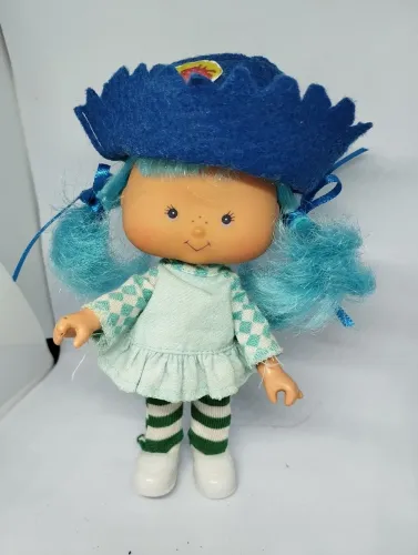 Boneca Moranguinho Uvinha anos 80