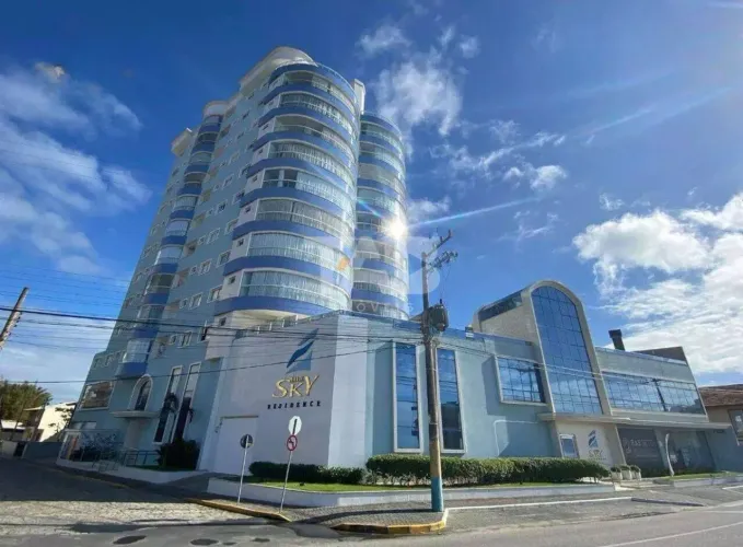 Apartamento Frente Mar com 3 Suítes e Vista Privilegiada