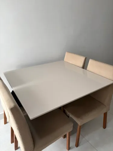 Mesa de jantar quadrada 1mx1m