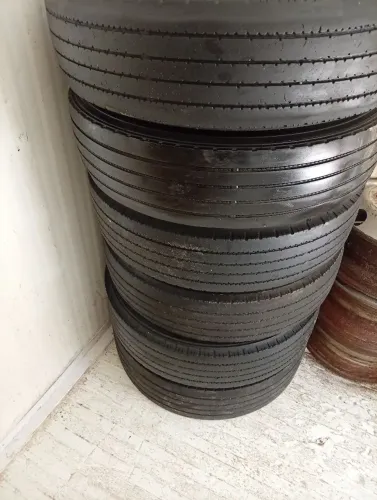 Pneus 215/75R17.5 pra 3/4 