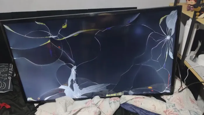 Tv com a tela quebrada