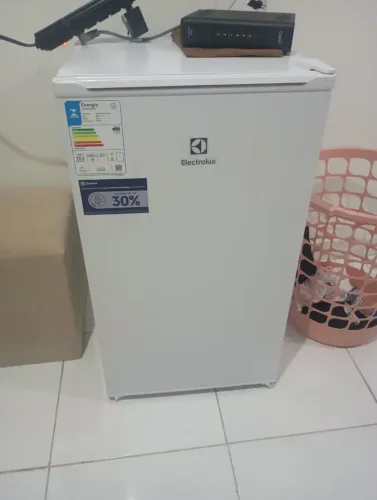 FRIGOBAR ELECTROLUX 90L