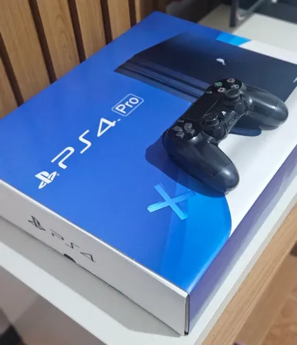 PS4 PRO SONY 1TB PRETO 3 CONTROLES ORIG.