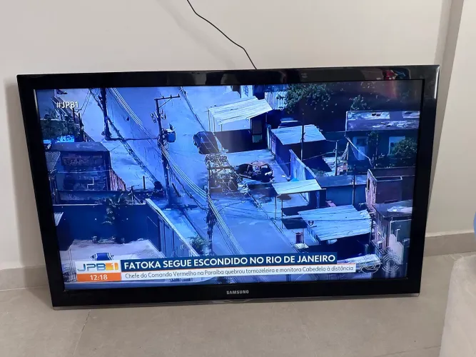Tv Samsung 46 polegadas ( nao é smart) toda original 