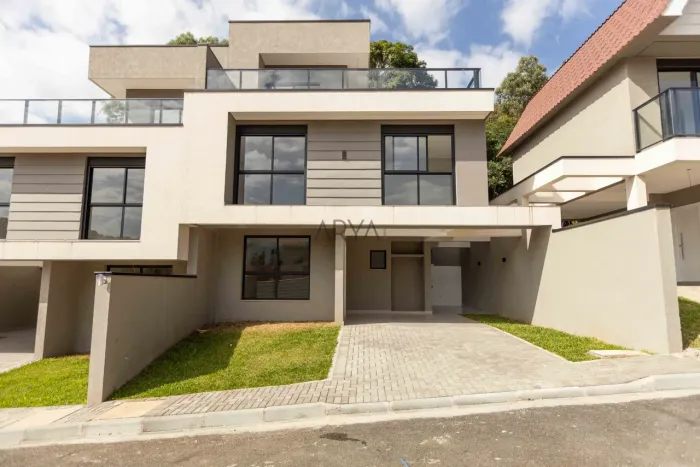 Casa em condomínio à venda no Abranches ARYA1