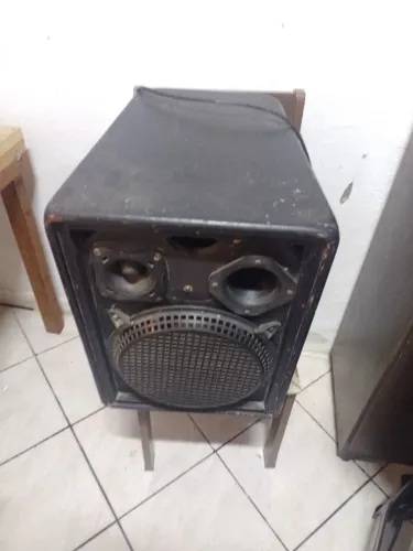 Vende-se caixa de som