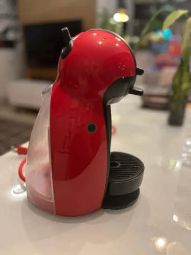 Cafeteira expresso Dolce Gosto Piccolo vermelho