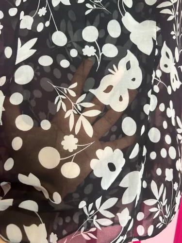 Camisa/blusa com gola destaque