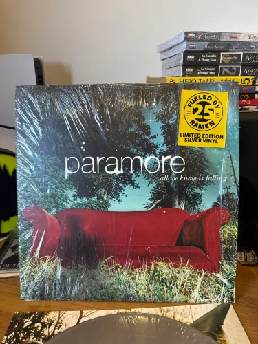 Vinil Paramore - All We Know Is Falling (Edição Silver FBR 25th Anniv.)?