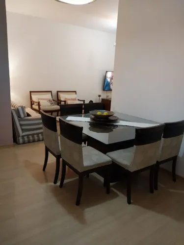 Mesa de jantar quadrada linda tampo de vidro