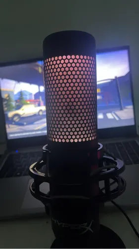 Microfone HyperX Quadcast S RGB Semi-Novo