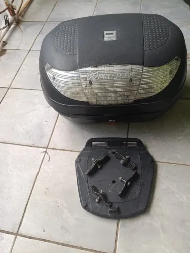 Baú 45 litros para moto com suporte