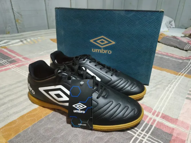Chuteira umbro futsal n°44