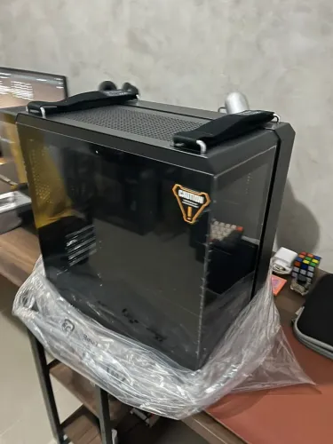 Gabinete Premium Asus TUF GAMING GT502 Horizon
