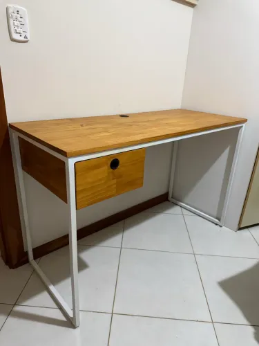 Mesa de trabalho/estudo