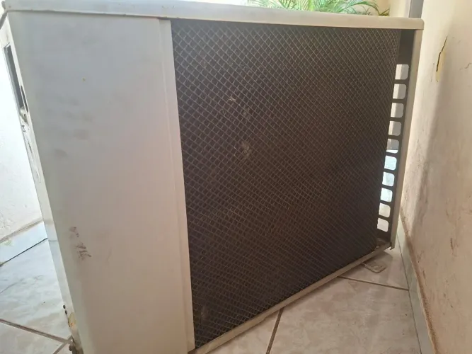 Condensadora de 18 mil BTUs Springer.