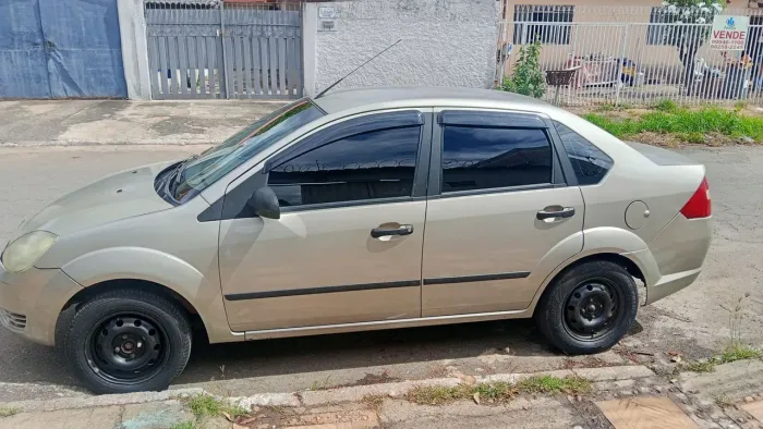 Ford Fiesta Sedan 1.0 8V Flex 4P 2007