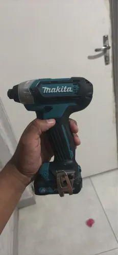 Kit de parafusadeira e furadeira