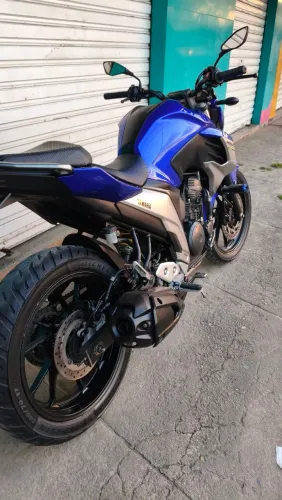 Moto Yamaha FAZER 250 2021 flex