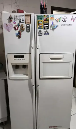 Vendo geladeira com defeito 