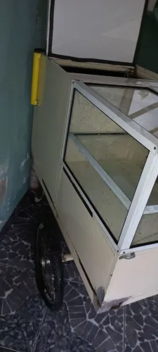 Carrinho de doce e salgados