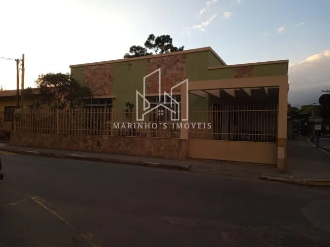 Casa para Venda em Resende, Jardim Brasília, 5 dormitórios, 1 suíte, 1 banheiro, 2 vagas