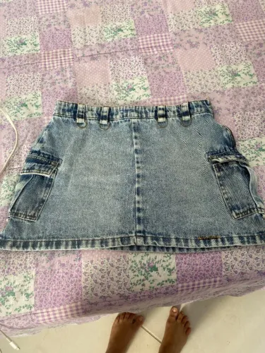 Vendo saia nunca usada porque ficou curta na bunda