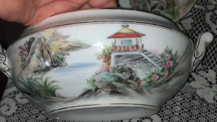 Linda solteira, pintada à mão (real)
