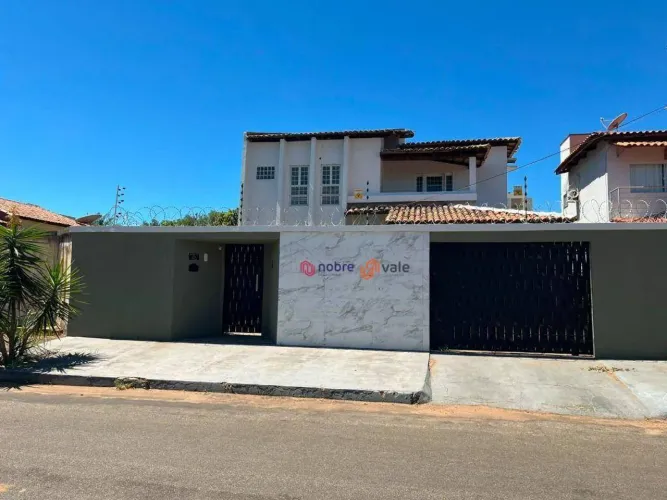 Casa com 3 dormitórios para alugar, 232 m² por R$ 3.419,26/mês - Plano Diretor Sul - Palma