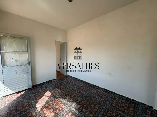 Casa para alugar com 02 quartos, 01 banheiros, 01 vaga de garagem, entrada compartilhada ,