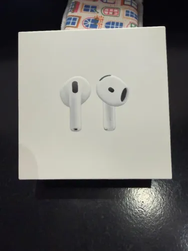 AirPods 4 sem cancelamento de ruído