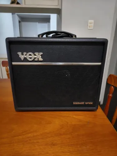 Amp guitarra Vox Valvetronix - VT20+