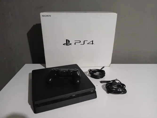 PS4 + CONTROLE COM E SEM JOGOS DIGITAIS