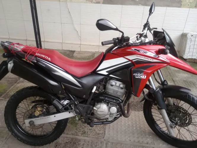 XRE 300 Rally 2015 com freio ABS