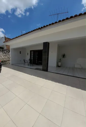 Alugo casa 4 quartos no bairro Mauricio de Nassau Caruaru