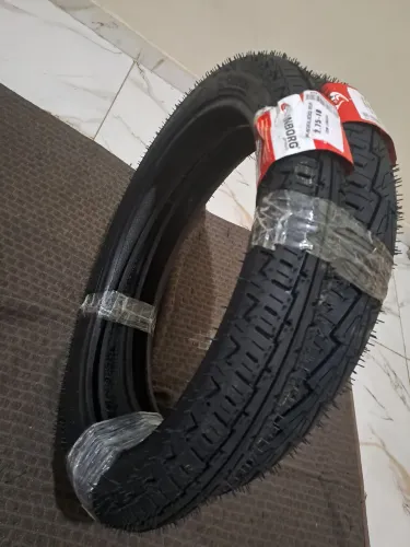Par de Pneus para fazer 150 ou factor ou cg