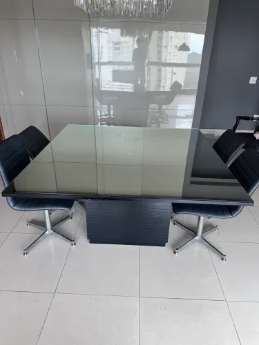 Mesa Jantar 1,60m x 1,60m Madeira com espelho + 4 Cadeiras de Brinde