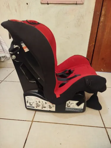 Vendo cadeira de criança pra carro