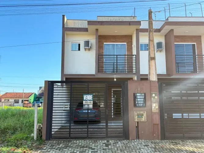 SOBRADO MOBILIADO PRÓXIMO AO MAR DE PIÇARRAS