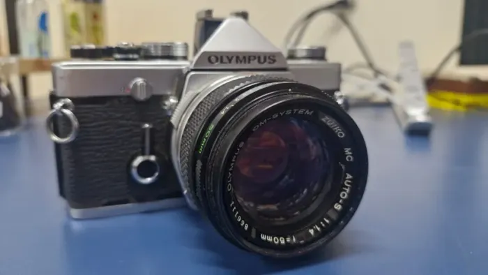 Câmera analógica Olympus om1
