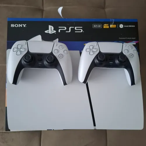PS 5 versão digital com 2 controles