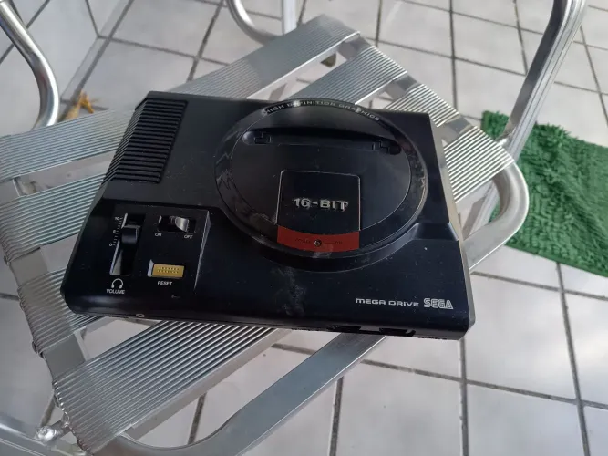 Kit de sucata: 1 tabled Samsung, 4 PCs ALL in, 1 mega sega, 1 webcam, 1 caixa de som