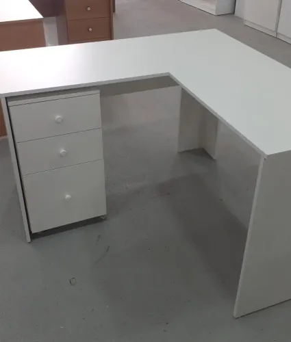 Mesa L com gaveteiro em mdf9