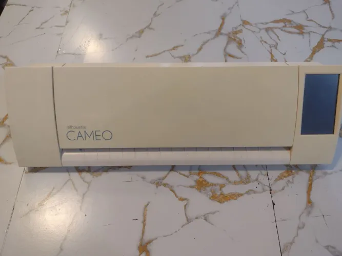 Silhouette cameo 3, valor de desapego, funciona normal 