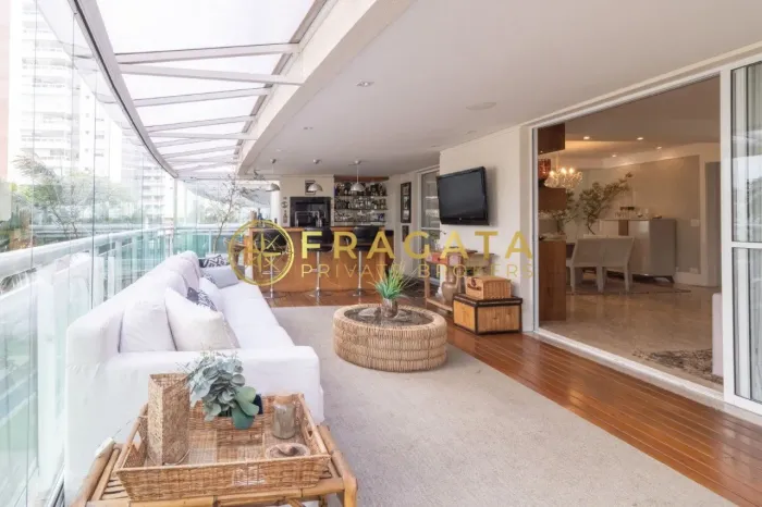 Apartamento á venda Garden 213m2 03 suítes 03 vagas Vila Romana/SP