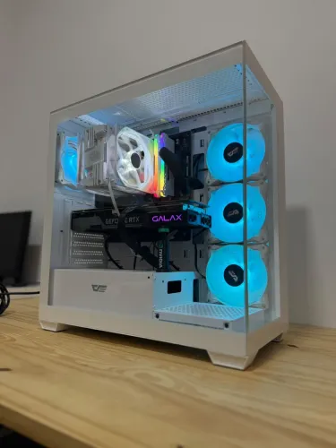 PC Gamer White - RTX 3060 Ti / AMD Ryzen 5 5600G / B550M Aorus Elite / 16GB Corsair