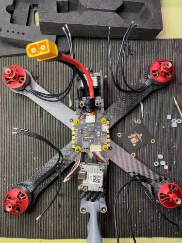 Manutenção e montagem de drones Fpv