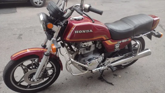Vendo. CB400 II. 82 em bom estado