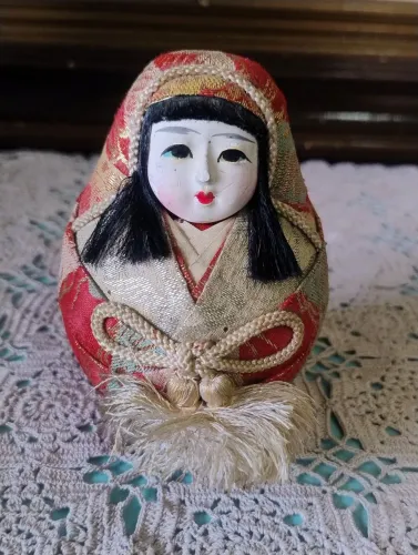 Boneca japonesa antiga