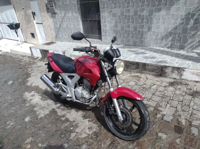 Vendo moto Twister 250 cilindradas 